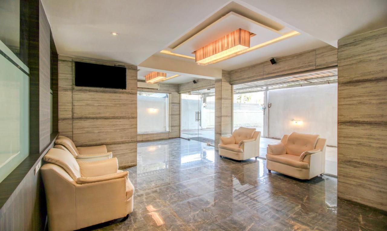 Treebo Tryst Crown Hotel Mumbai