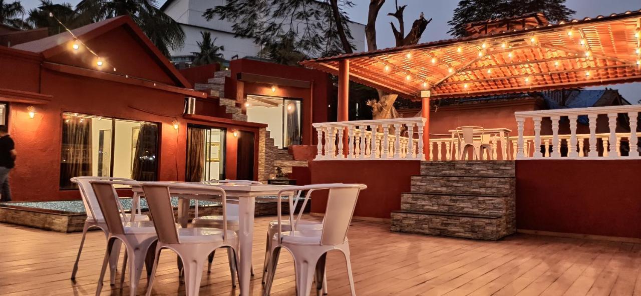 406, Dr Wade With Private Pool And Gazebo In Royal Palms Apartment Mumbai
