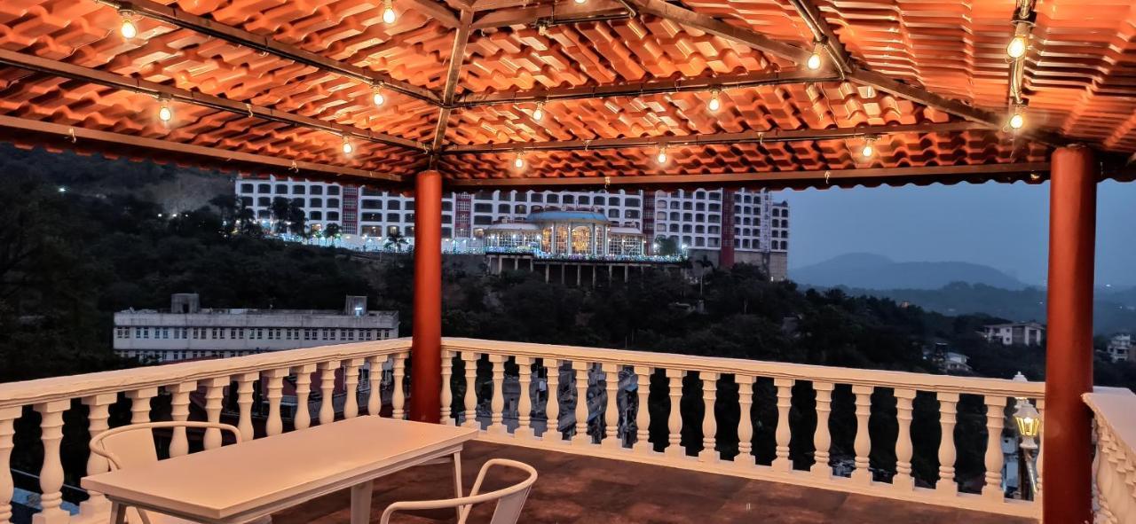 Apartment 406, Dr Wade With Private Pool And Gazebo In Royal Palms Mumbai