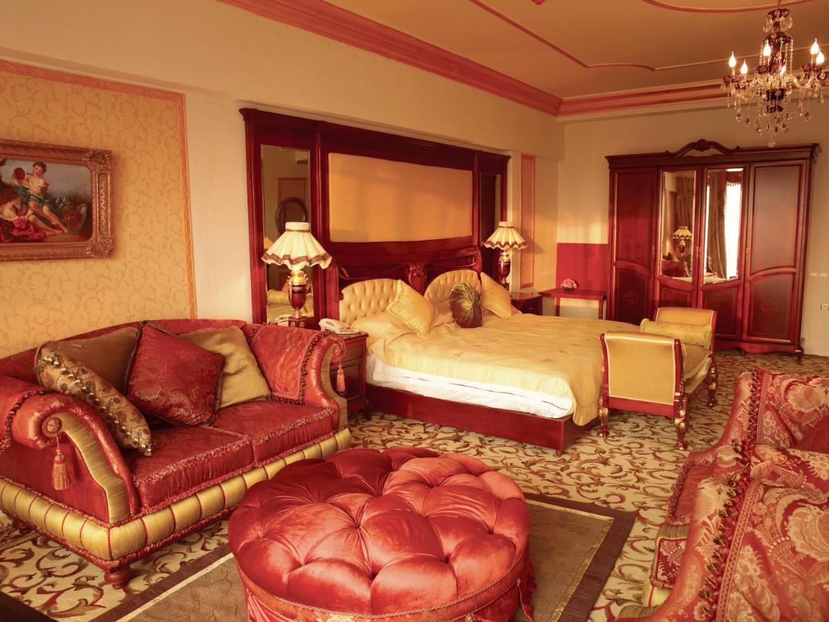 Imperial Grand Palace Hotel 5*