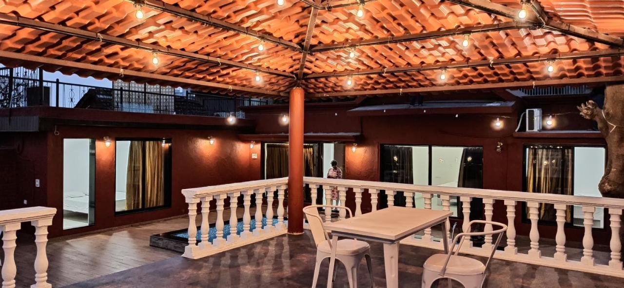 406, Dr Wade With Private Pool And Gazebo In Royal Palms * Mumbai