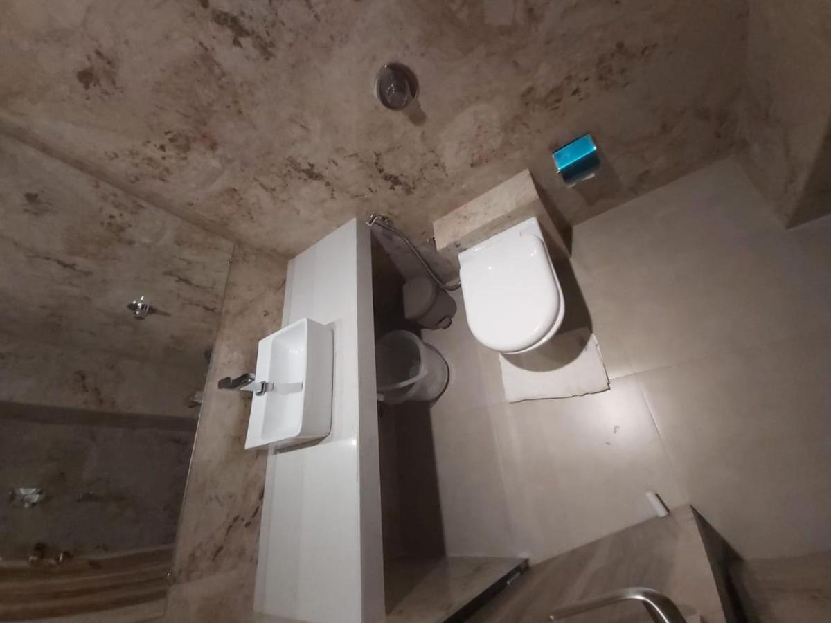 Hotel Fluorescent By Bizzgrow International Airport - Formerly Known As Byaris International Mumbai