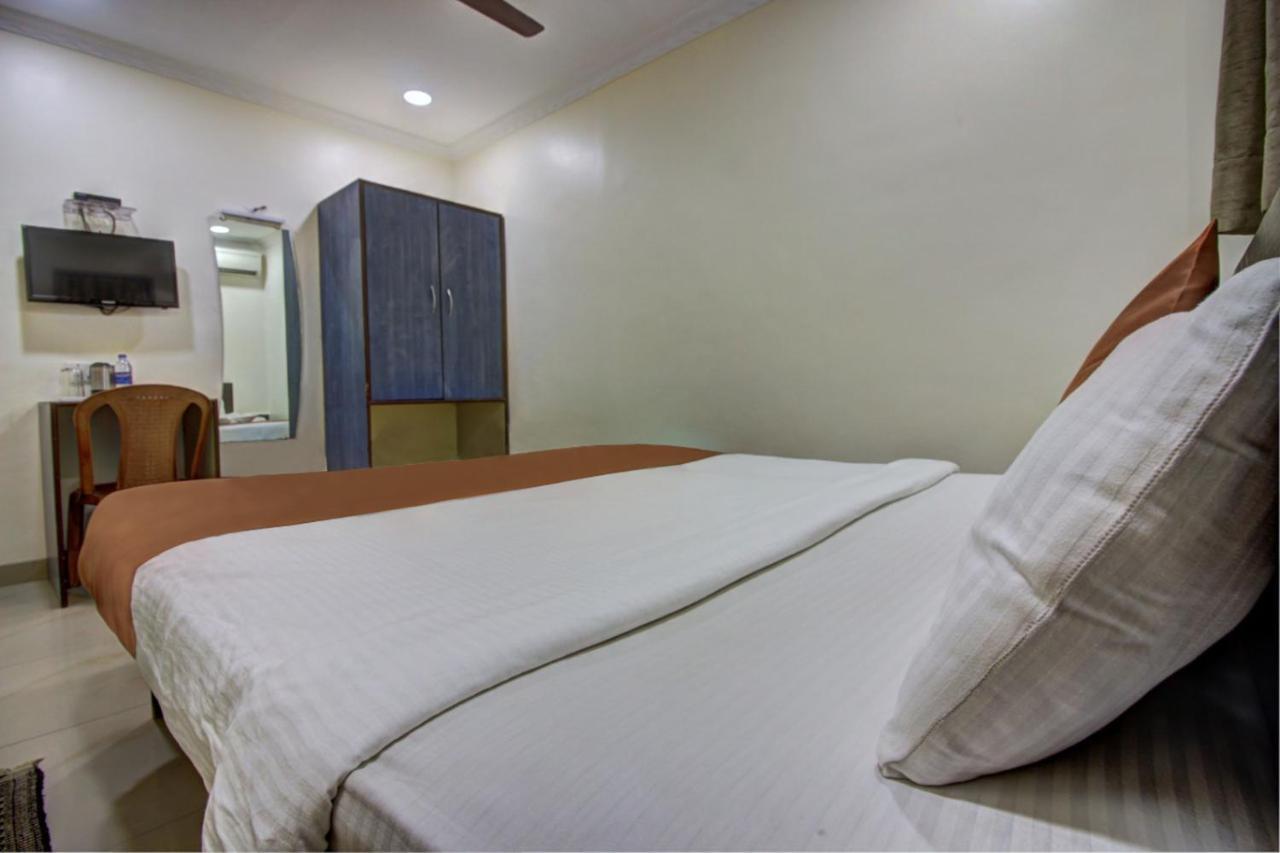 Sunshine Airport Hotel 3*