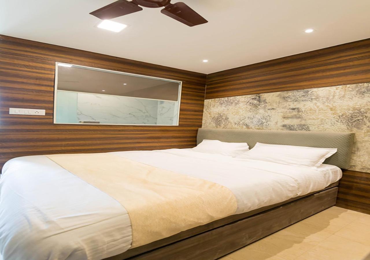 New Sky Palace Residency- Near International Airport Andheri East Hotel 3*
