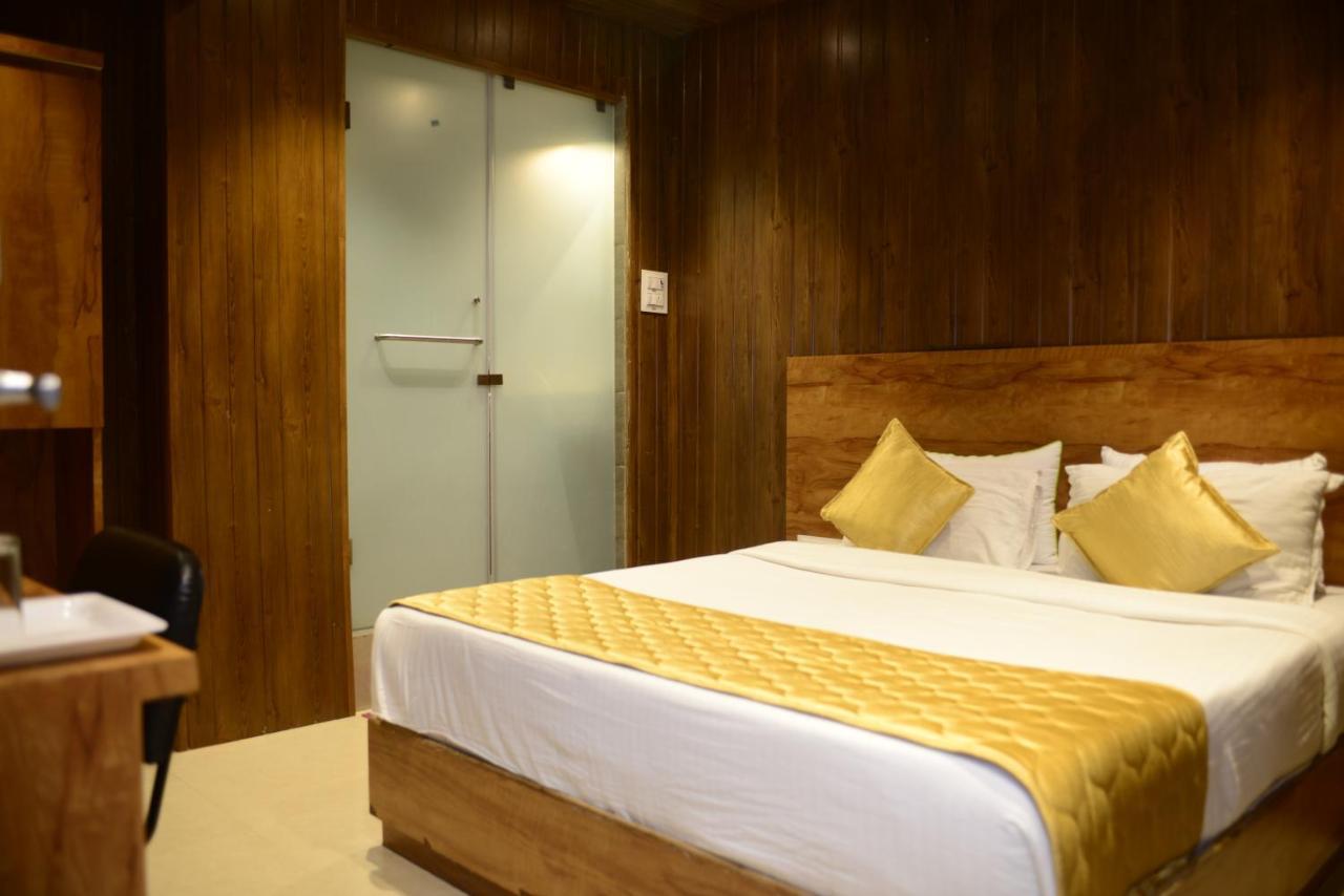 Hotel Malad Opposite Malad Railway Station Mumbai