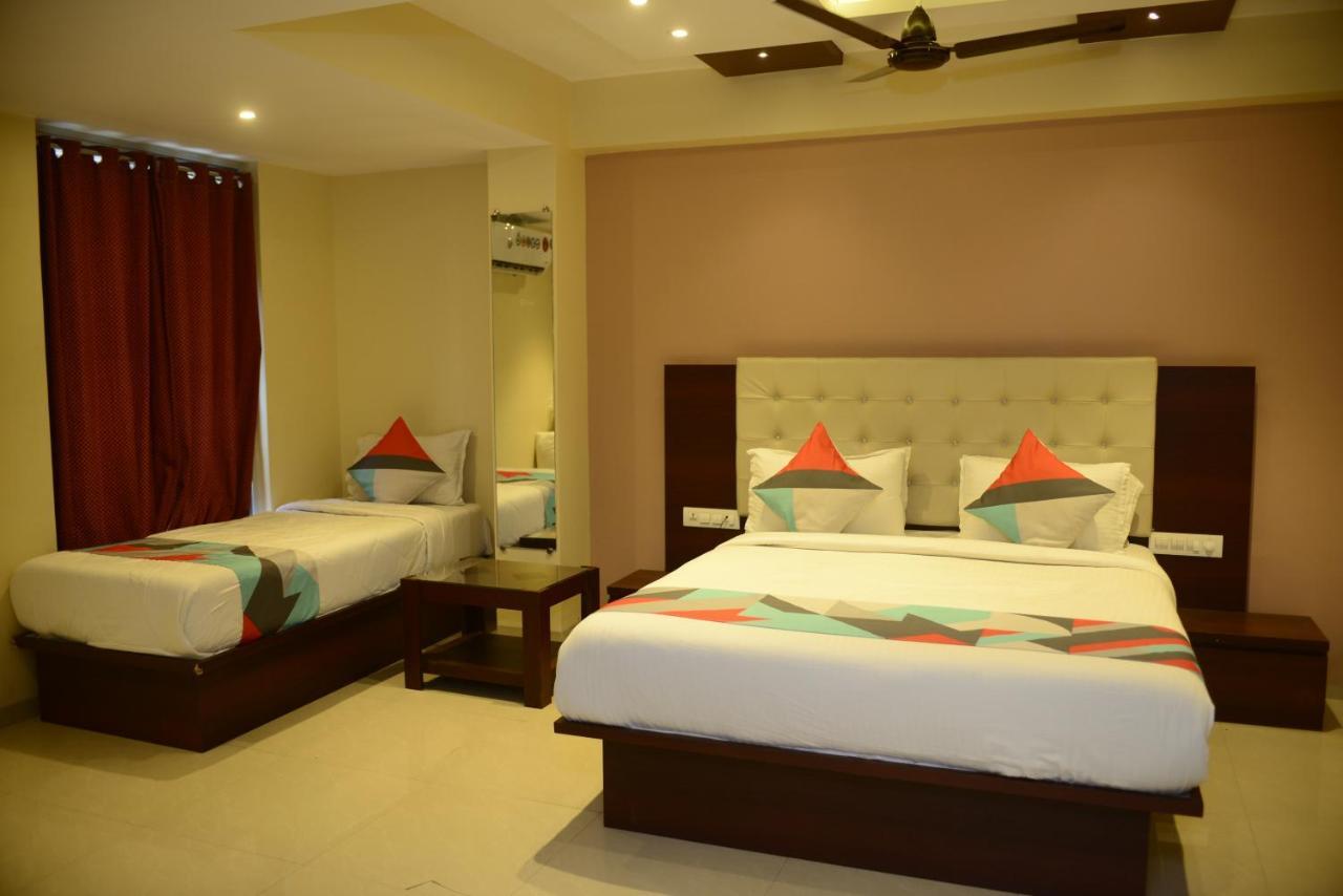 Malad Opposite Malad Railway Station Hotel 3*