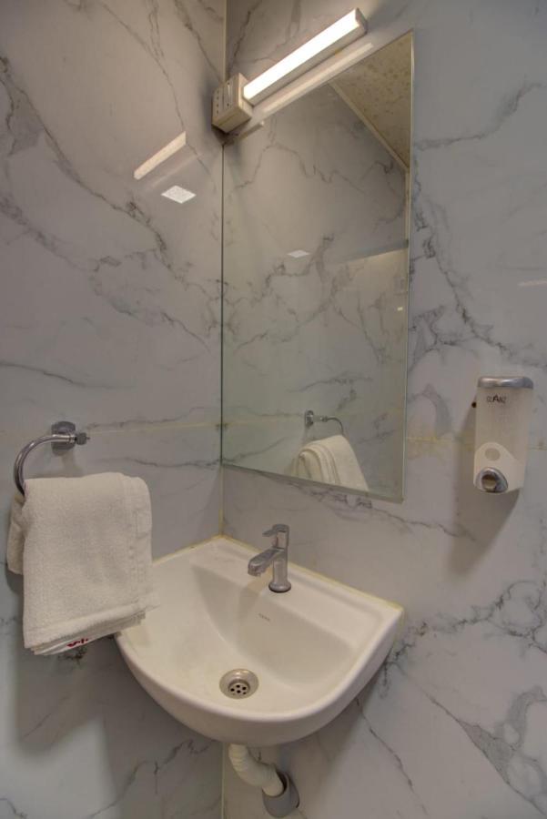 Hotel New Sky Palace Residency- Near International Airport Andheri East