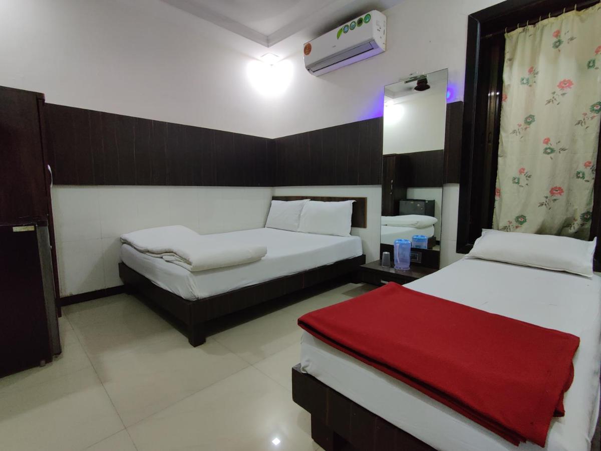 Pakeeza Hotel