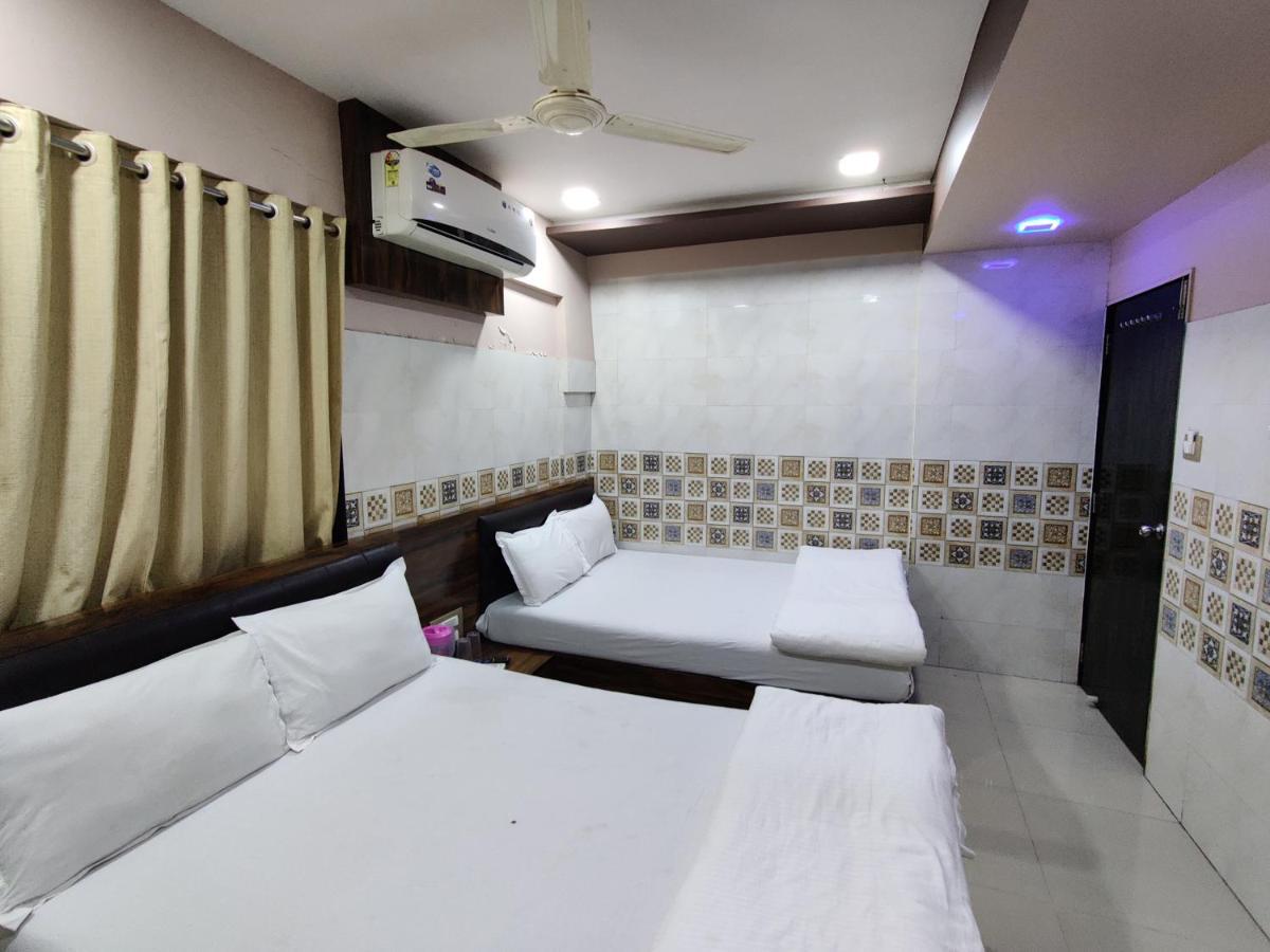 Hotel Pakeeza Mumbai