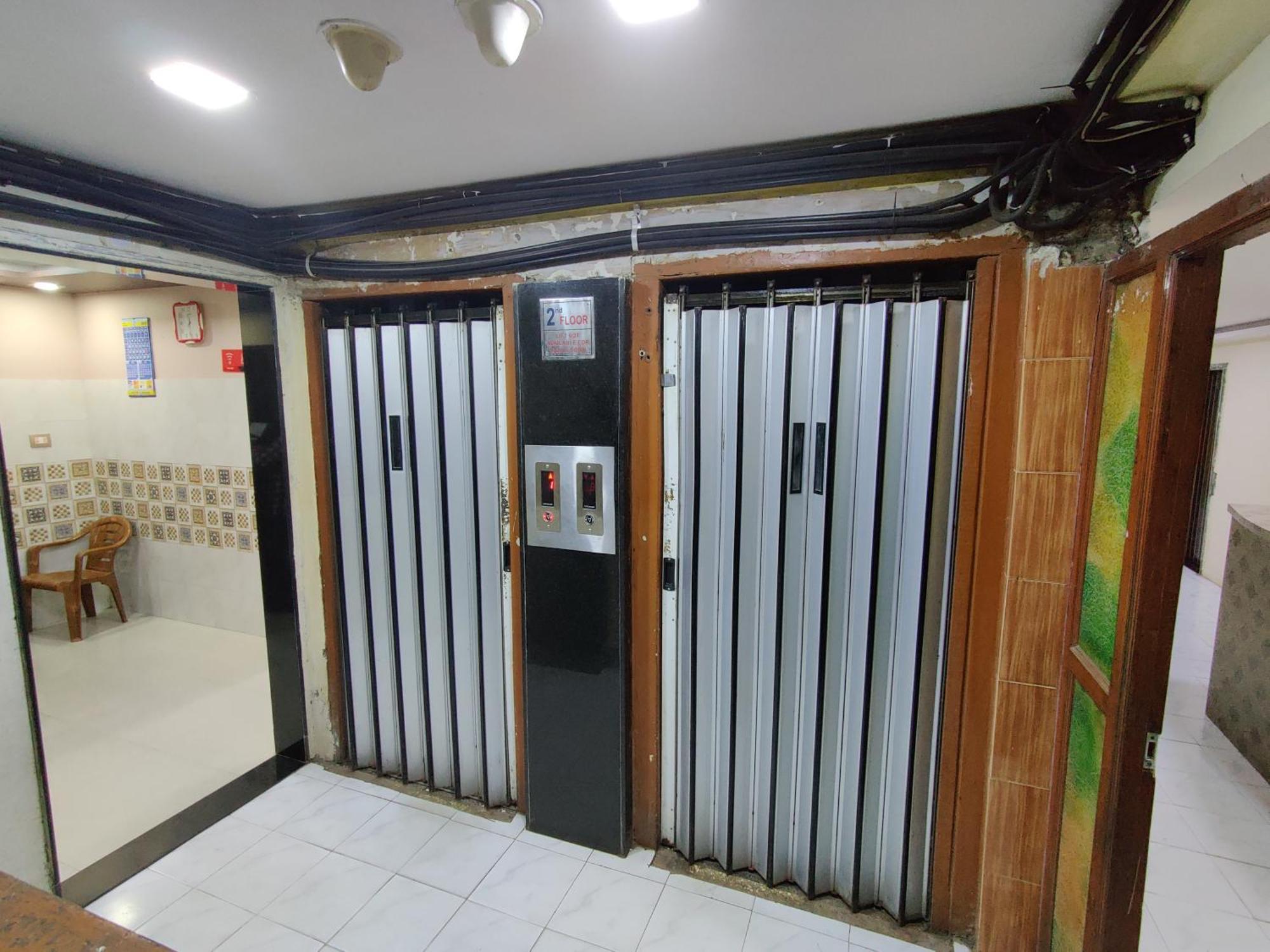 Pakeeza Hotel 2*