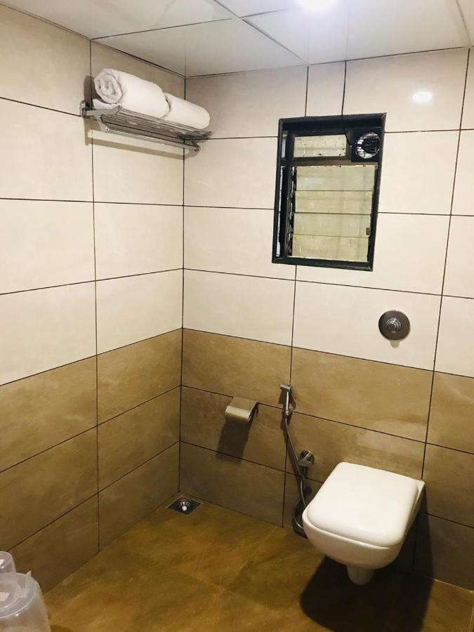 Crystal Luxury Inn- Bandra Hotel