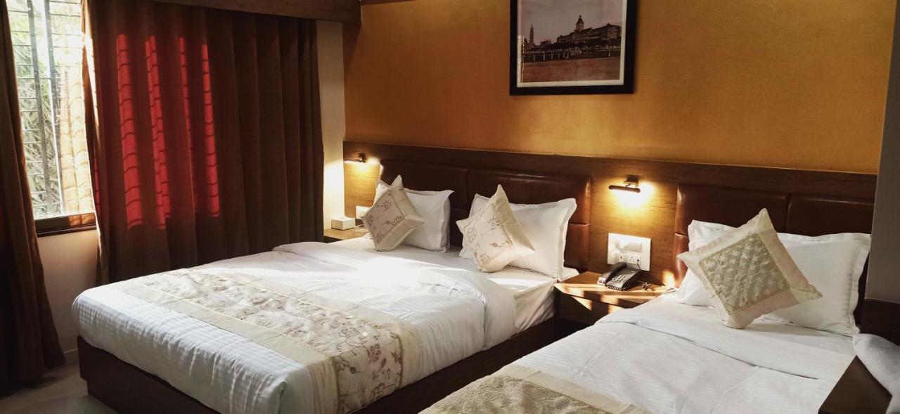 Crystal Luxury Inn- Bandra 3*