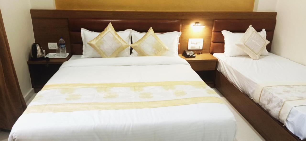 Crystal Luxury Inn- Bandra 3*