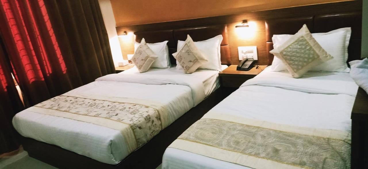 Crystal Luxury Inn- Bandra Hotel
