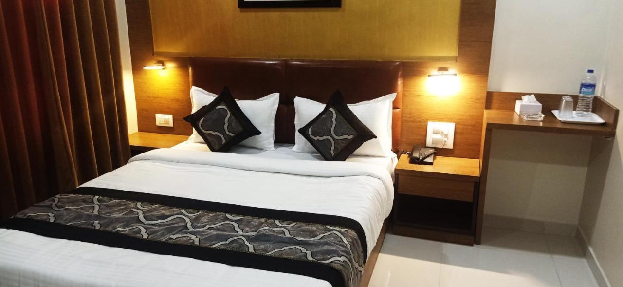 Crystal Luxury Inn- Bandra Hotel Mumbai