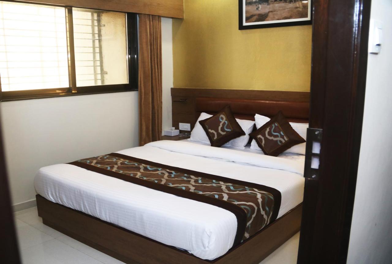 Hotel Crystal Luxury Inn- Bandra 3*