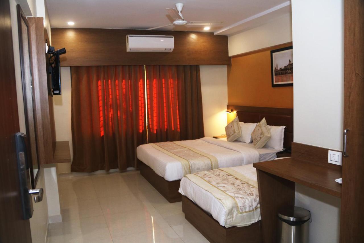 Hotel Crystal Luxury Inn- Bandra