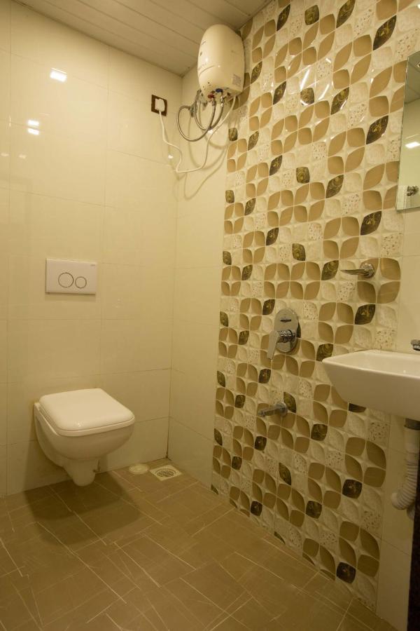 Hotel Apsara- Near J J Hospital Mumbai