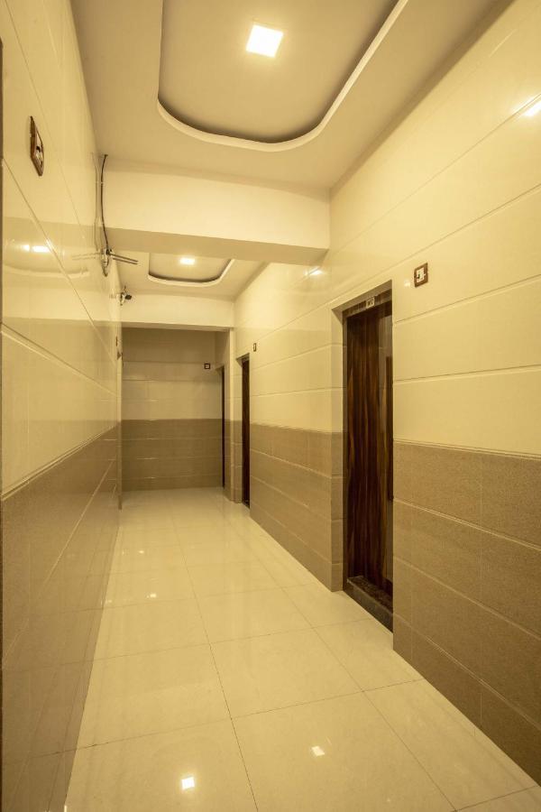 Apsara- Near J J Hospital Hotel