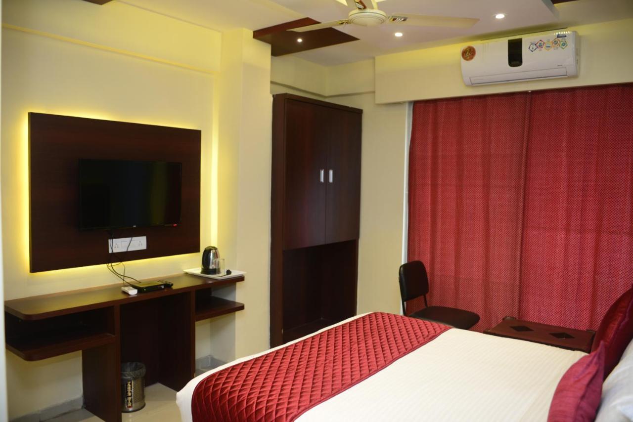 Hotel Malad Opposite Malad Railway Station