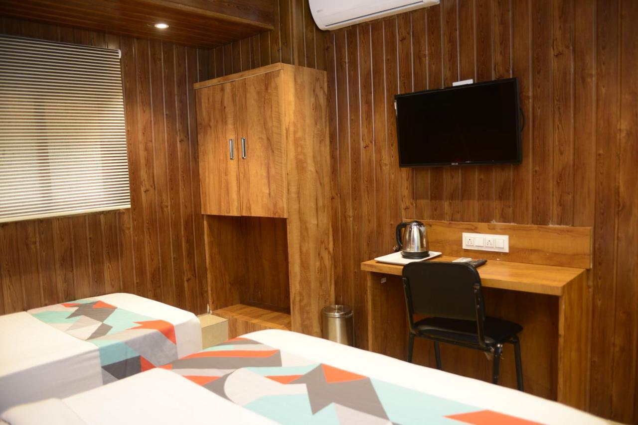 Malad Opposite Malad Railway Station Hotel 3*