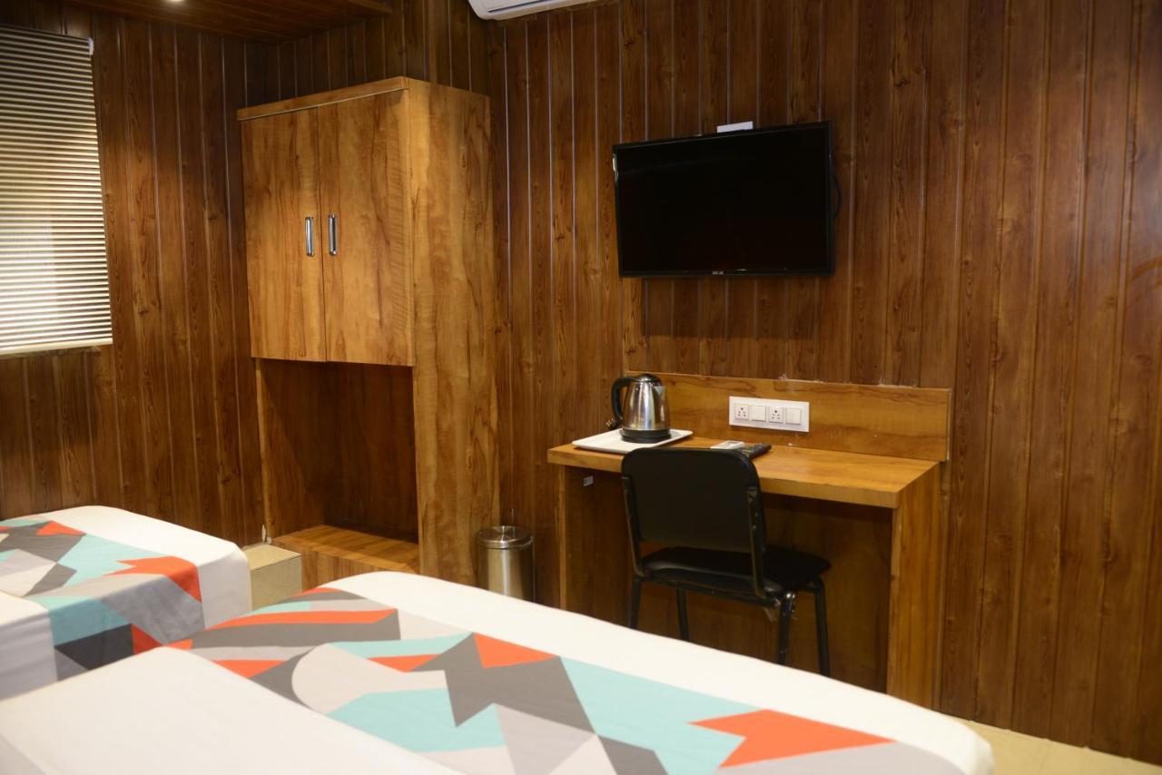 Hotel Malad Opposite Malad Railway Station 3*