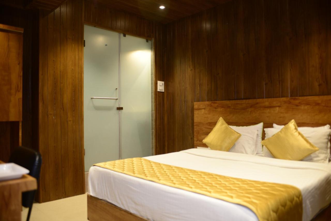 Malad Opposite Malad Railway Station 3* Mumbai