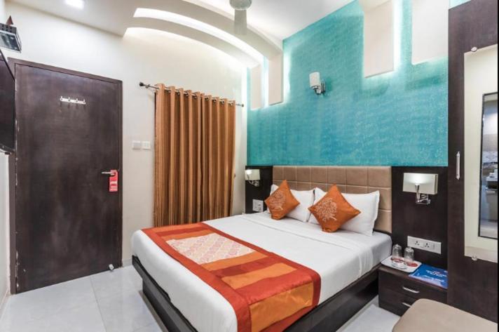 Avenue Hotel