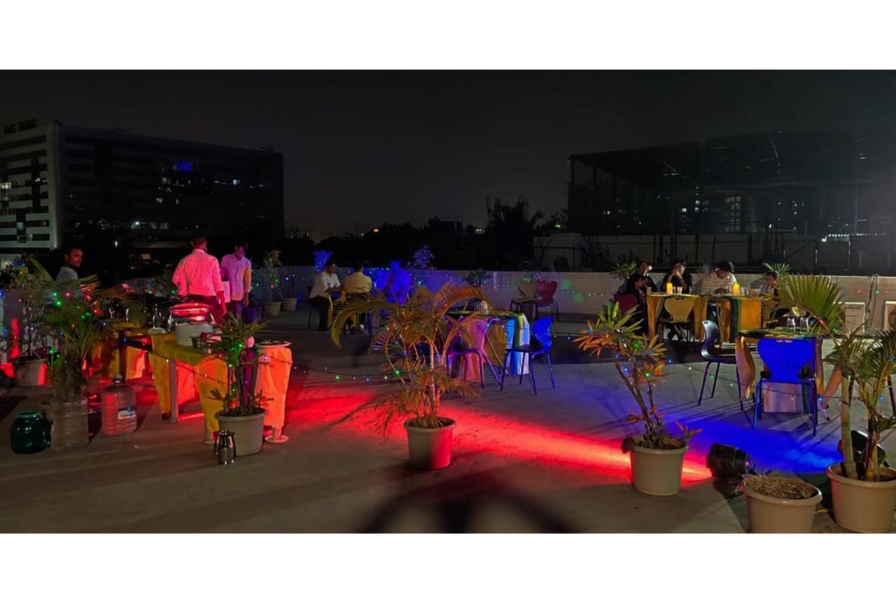 Apex International Near Airport 3*