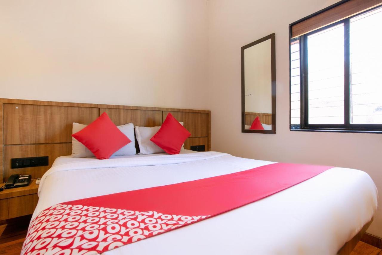 Oyo 72216 Blue Orchid 3*