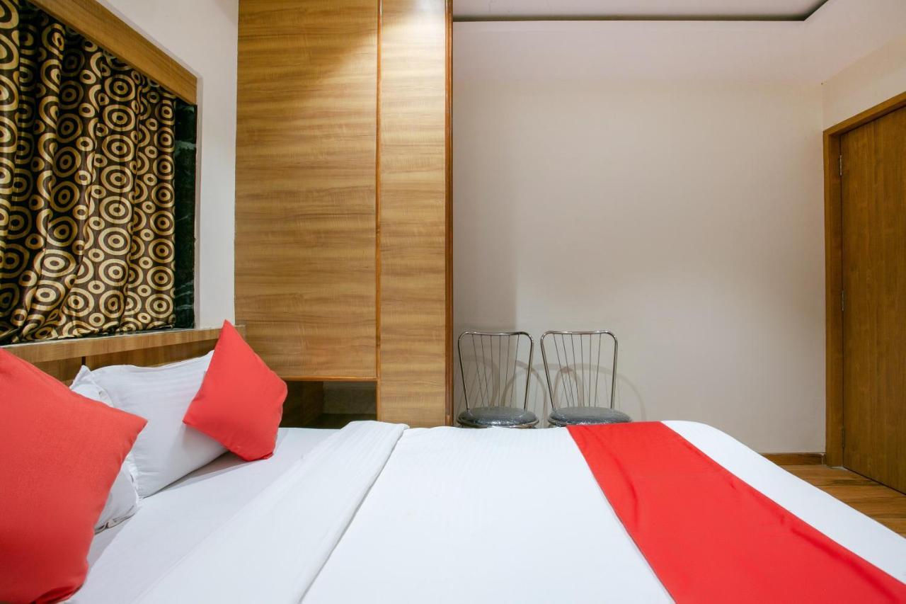 Oyo 72216 Blue Orchid Hotel 3*