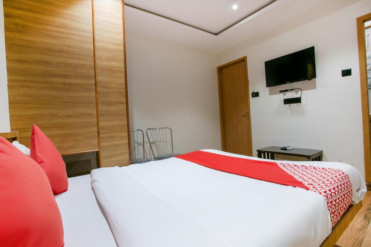 Oyo 72216 Blue Orchid Hotel Mumbai