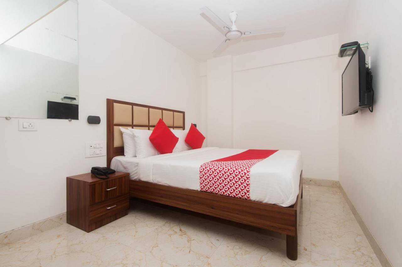 Oyo 46995 Grand Plaza
