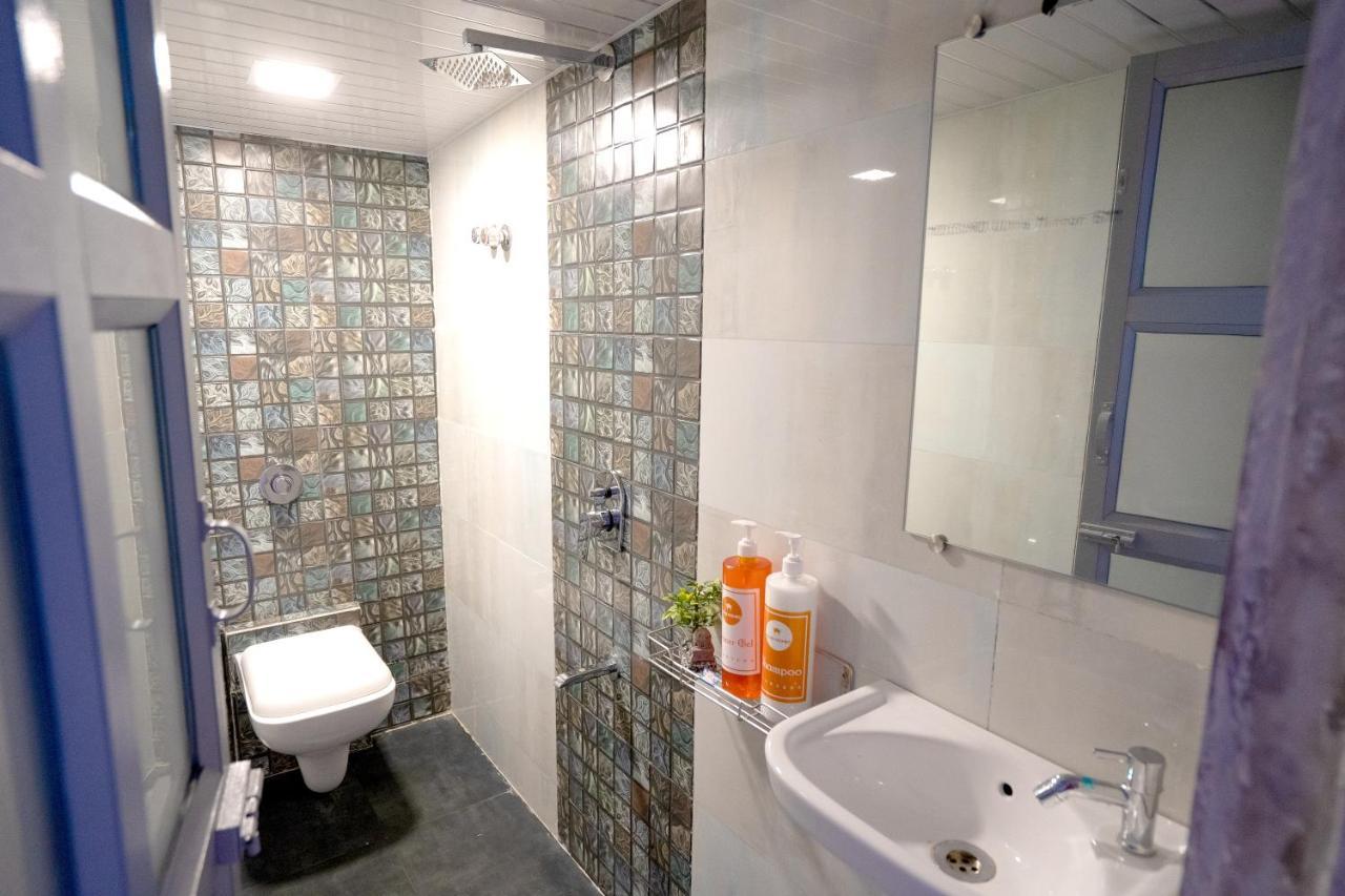 Apartment Osi Andheri West Mumbai