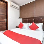 Oyo 74865 Neelkamal Hotel