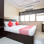 Oyo 23478 Hotel Kamran Residency