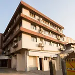 Oyo 23478 Hotel Kamran Residency