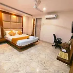 Apex Hotel