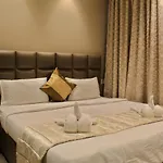 Maxxvalue Apartment Hiranandani Powai