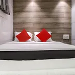 Hotel Spring Residency