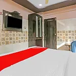 Oyo Flagship Hotel Pakeeza