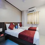 Oyo 1088 Hotel Golden Sagar