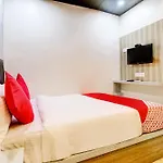 Oyo Flagship Hotel Qubic