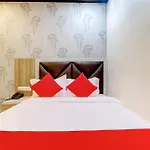 Oyo Flagship Hotel Qubic