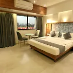 Host Inn International Marol