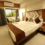 Host Inn International Marol