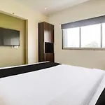 Vibes Inn Juhu