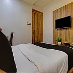 Hotel Blue Inn Residency