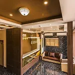 Hotel Golden Crown