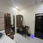 Fabexpress Shahi Palace - Nr - Mumbai International Airport